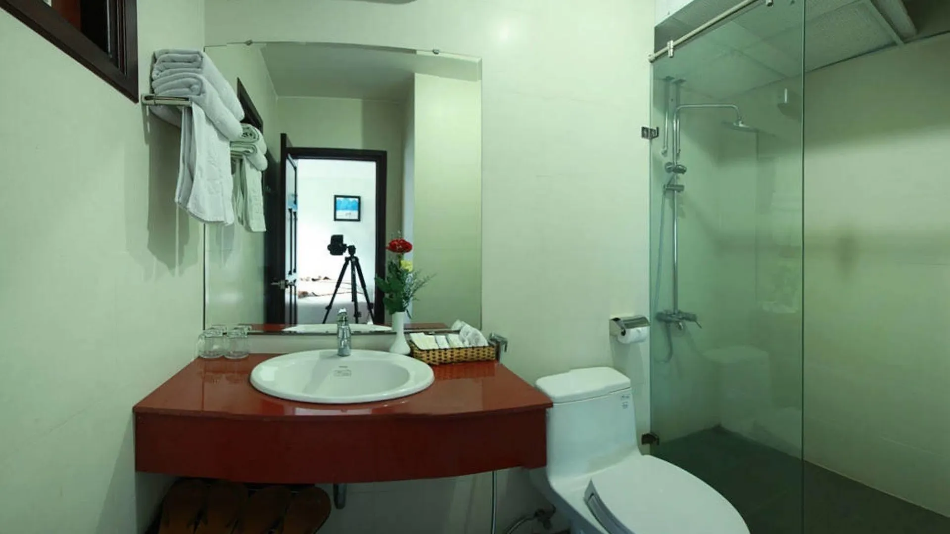 Oc Tien Sa Hotel Da Nang 0*,